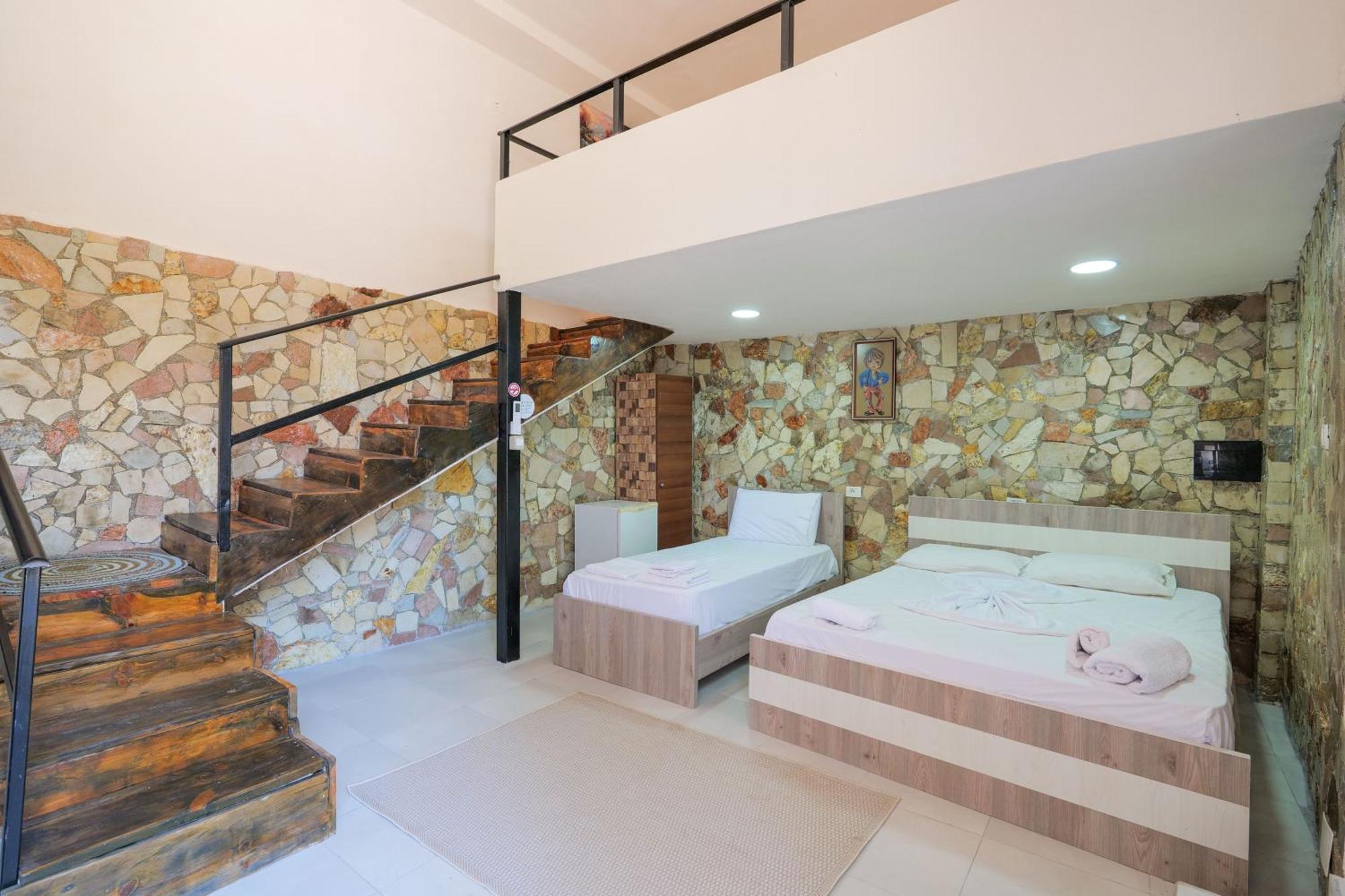 Garden Villa Lake Side & Glamping Ksamil Exterior foto