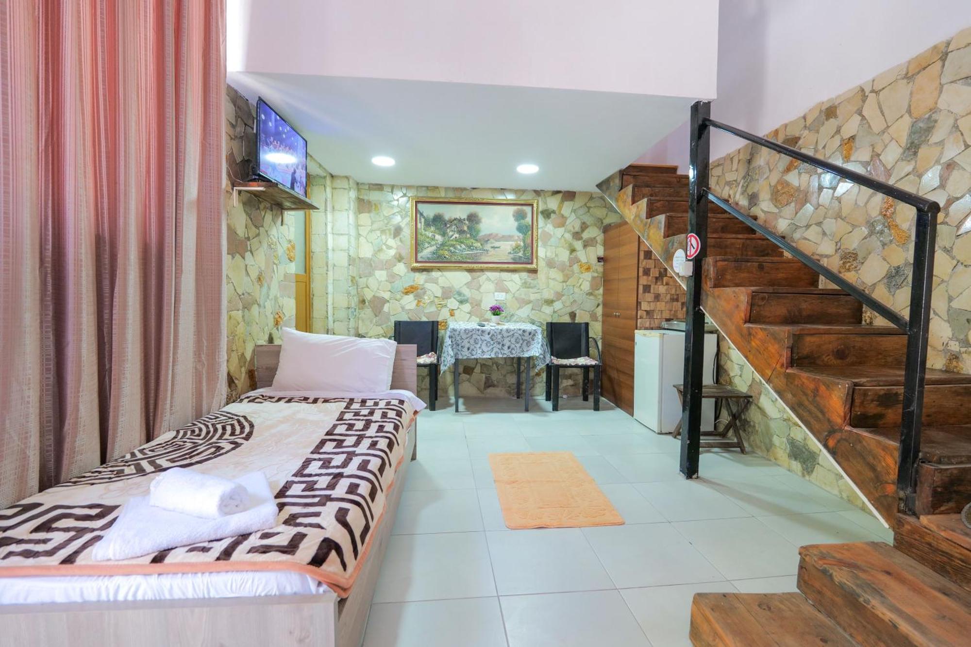 Garden Villa Lake Side & Glamping Ksamil Exterior foto