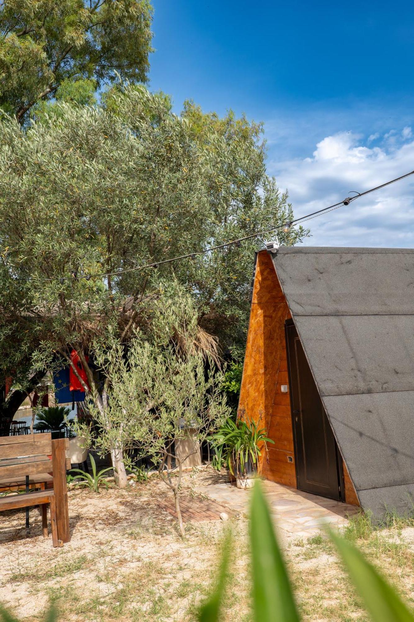 Garden Villa Lake Side & Glamping Ksamil Exterior foto